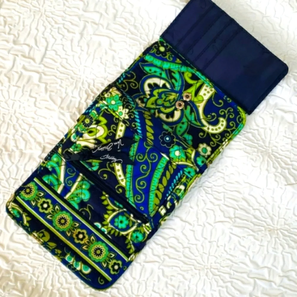 Vera Bradley Rhythm & Blues Pattern Trifold Wallet Blue & Green Retired Pattern - Picture 4 of 16
